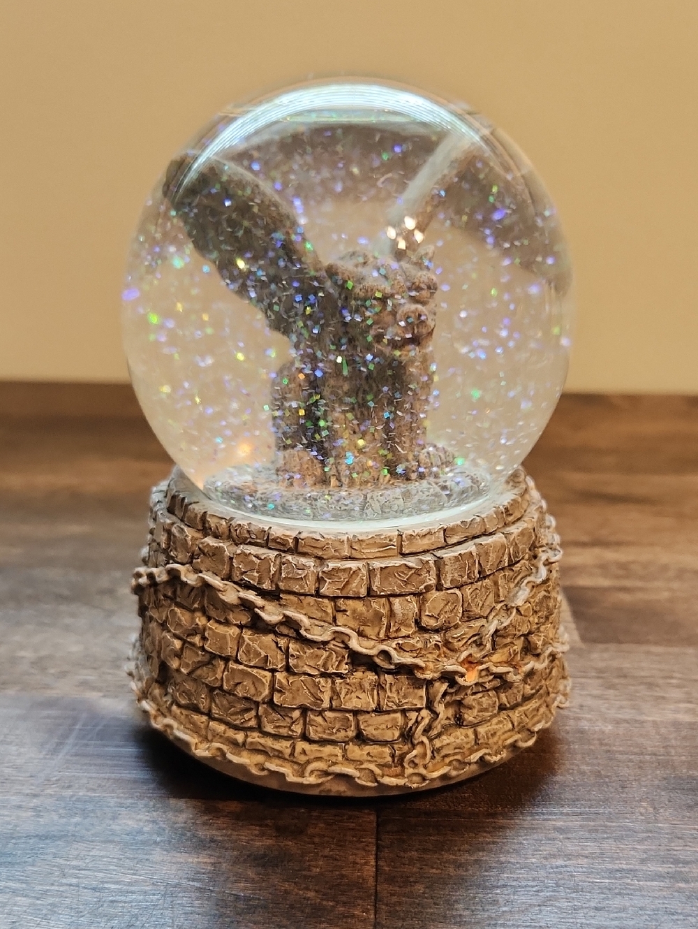 Stone Gargoyle Snow Globe Vandor 1995 - Plays ' Music Of The Night '
